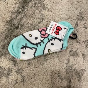 2 no show Hellokitty socks